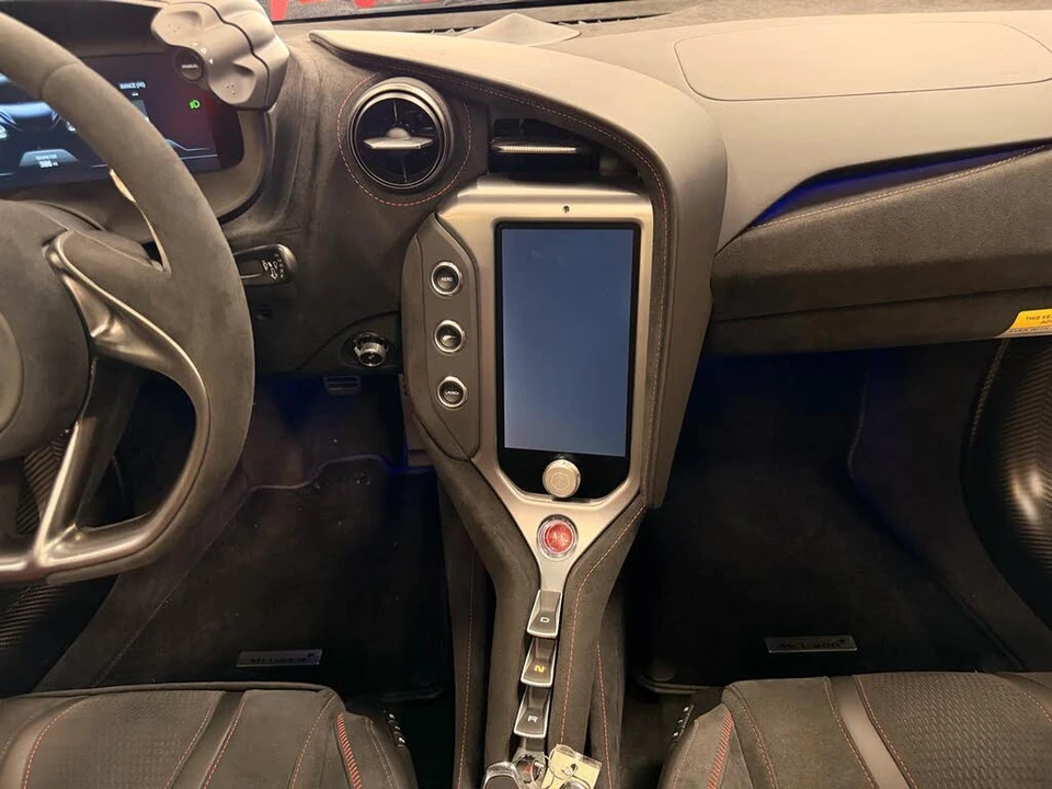 2024 McLaren 750S Spider - Image 28 of 31