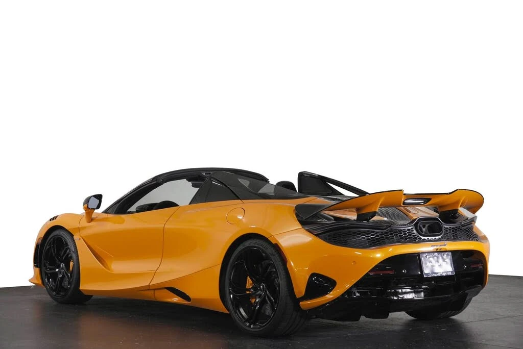 2024 McLaren 750S Spider - Image 2 of 31