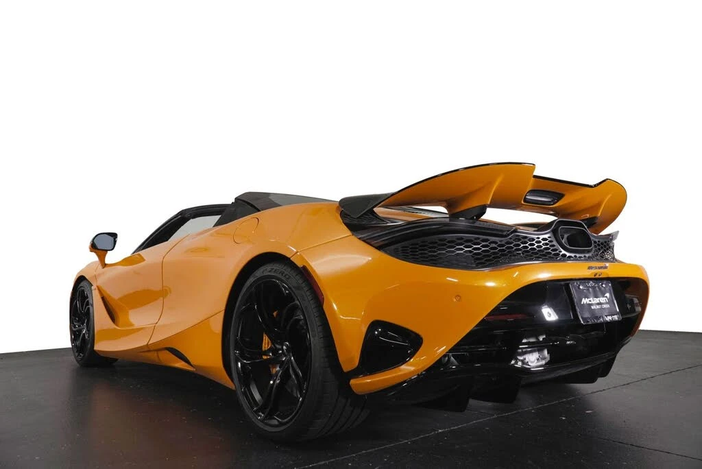 2024 McLaren 750S Spider - Image 8 of 31