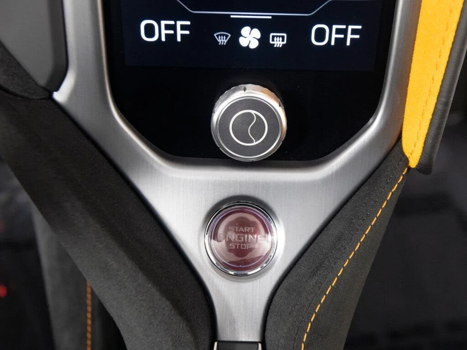 2024 McLaren 750S Spider - Image 26 of 31
