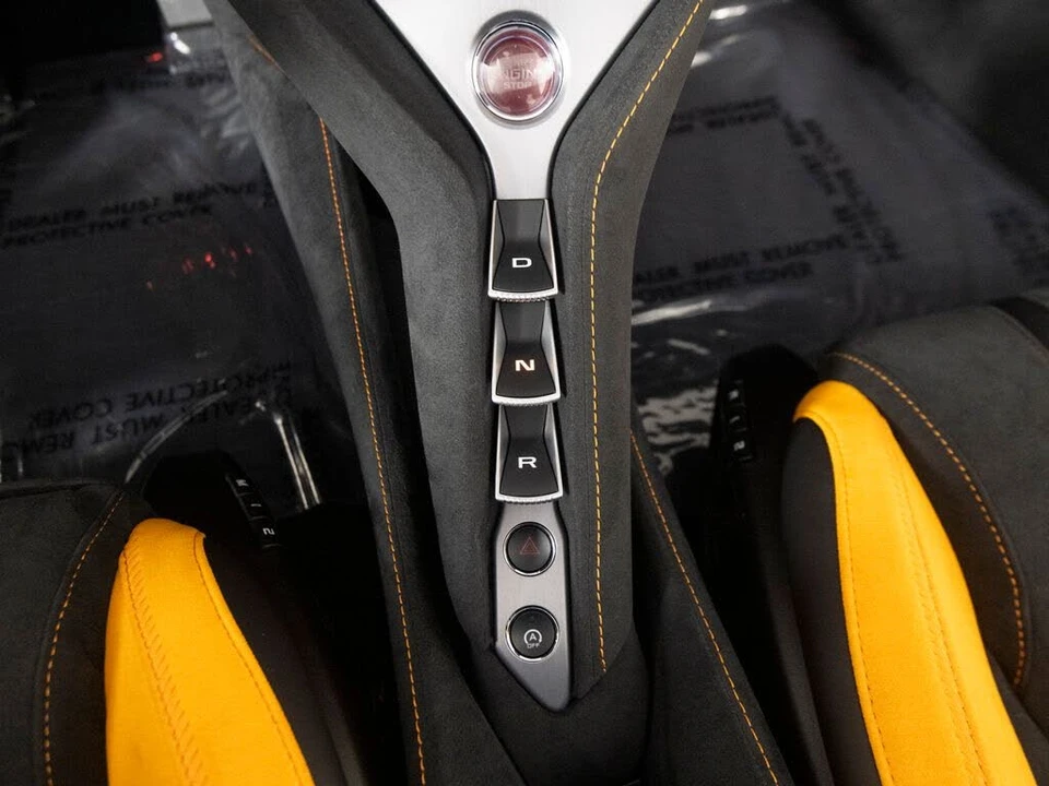 2024 McLaren 750S Spider - Image 27 of 31