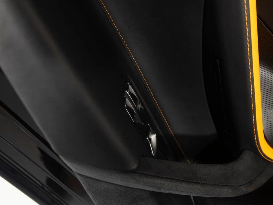2024 McLaren 750S Spider - Image 14 of 31