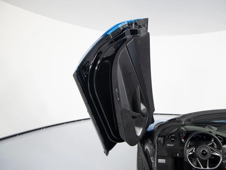 2024 McLaren 750S Spider - Image 11 of 31