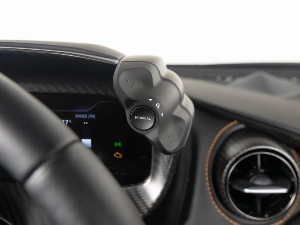 2024 McLaren 750S Spider - Image 18 of 31