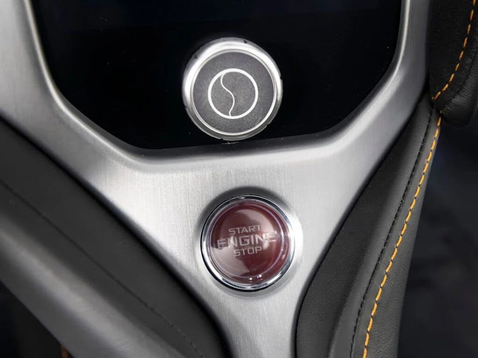 2024 McLaren 750S Spider - Image 24 of 31