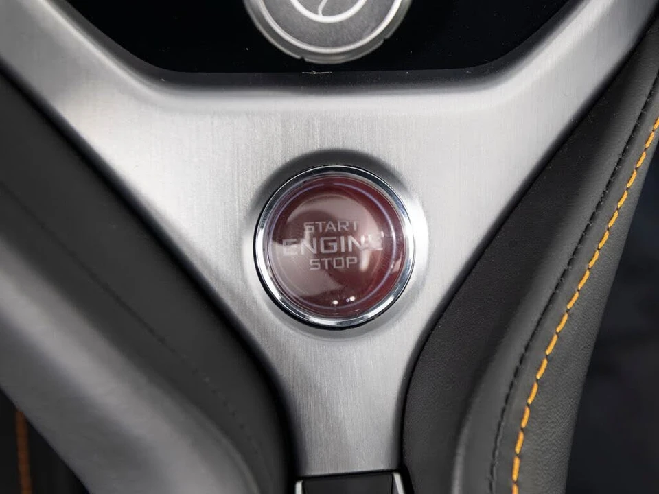 2024 McLaren 750S Spider - Image 25 of 31