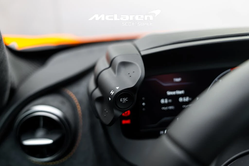 2024 McLaren 750S Spider - Image 27 of 31