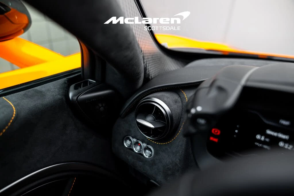 2024 McLaren 750S Spider - Image 26 of 31
