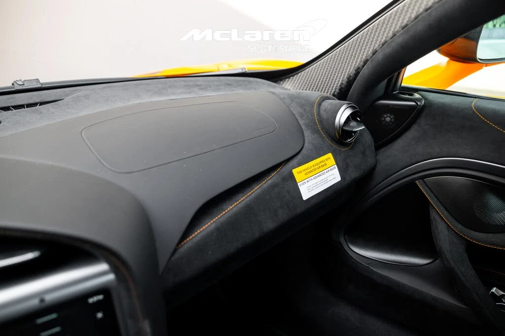 2024 McLaren 750S Spider - Image 28 of 31