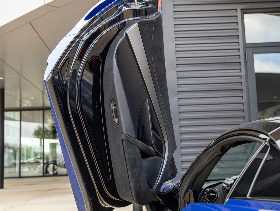 2024 McLaren 750S Spider - Image 25 of 31