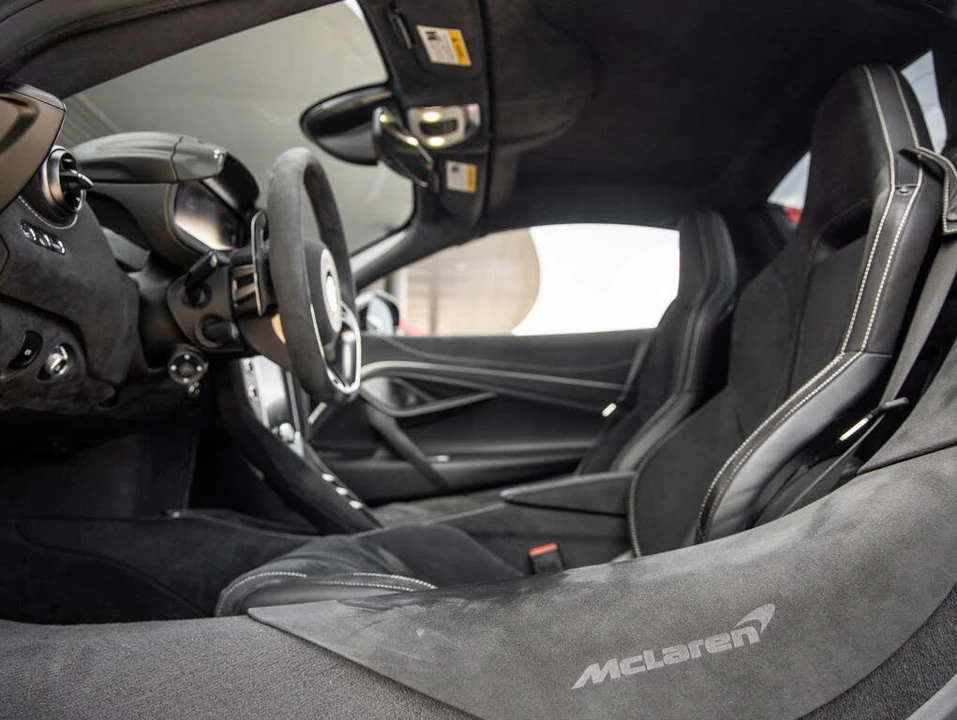 2024 McLaren 750S Spider - Image 27 of 31