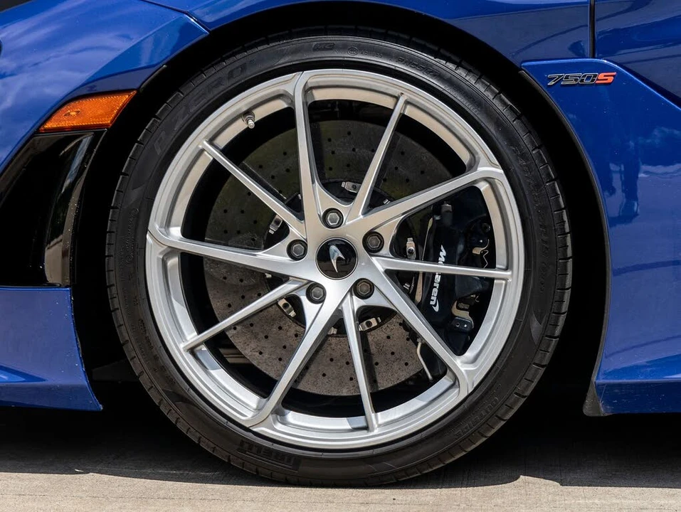 2024 McLaren 750S Spider - Image 17 of 31