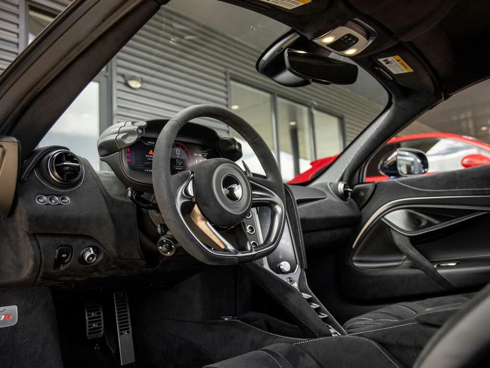 2024 McLaren 750S Spider - Image 29 of 31