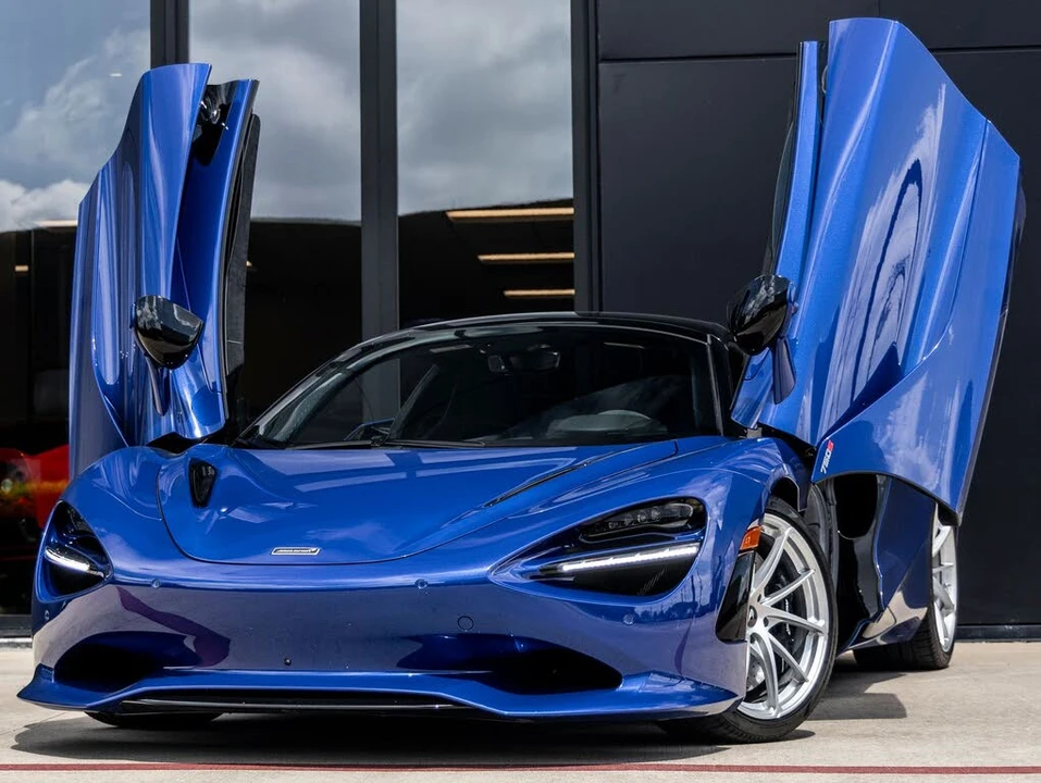 2024 McLaren 750S Spider - Image 2 of 31
