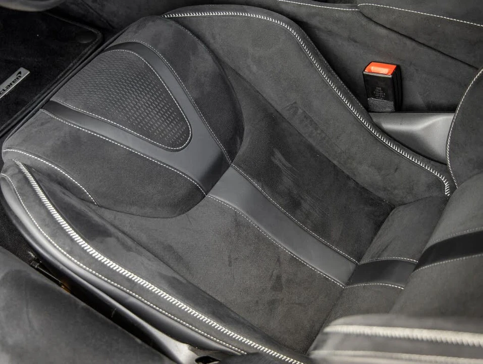 2024 McLaren 750S Spider - Image 26 of 31