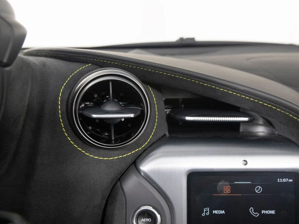 2024 McLaren 750S Spider - Image 20 of 31
