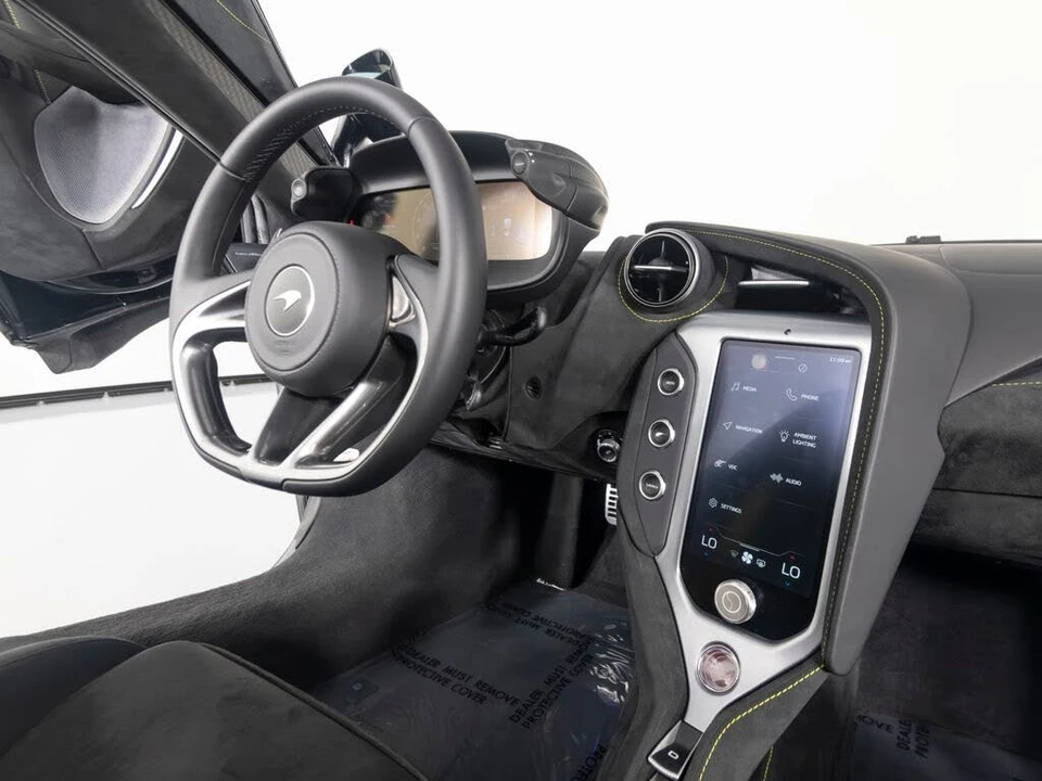 2024 McLaren 750S Spider - Image 30 of 31