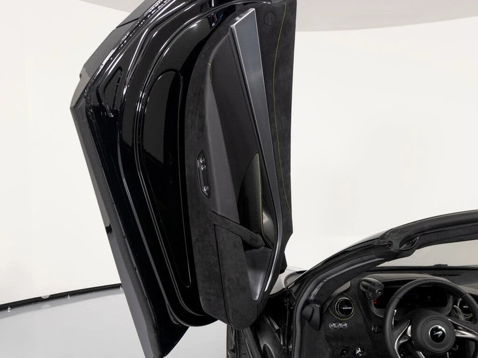 2024 McLaren 750S Spider - Image 11 of 31