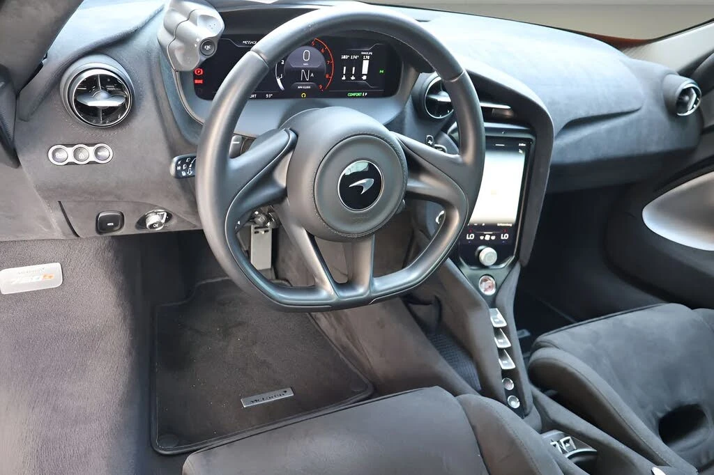 2024 McLaren 750S Spider - Image 17 of 25