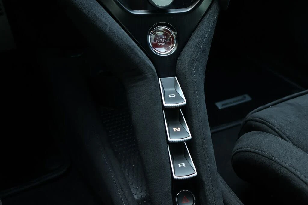 2024 McLaren 750S Spider - Image 24 of 25
