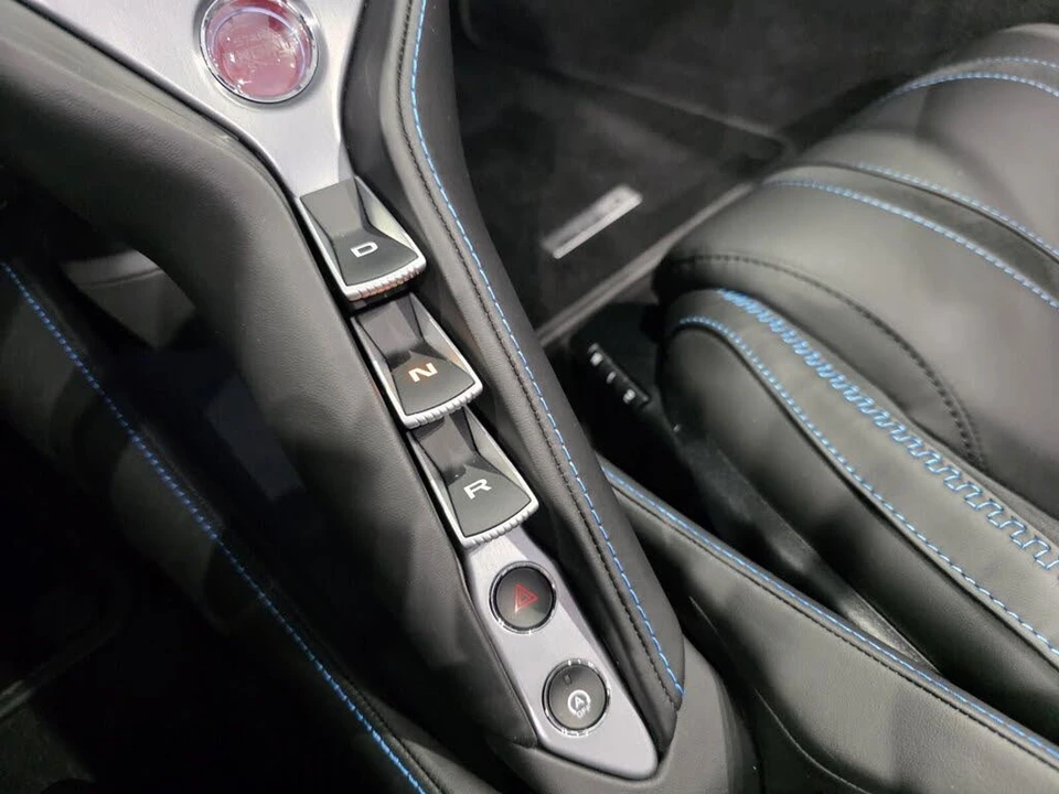 2024 McLaren 750S Spider - Image 14 of 29