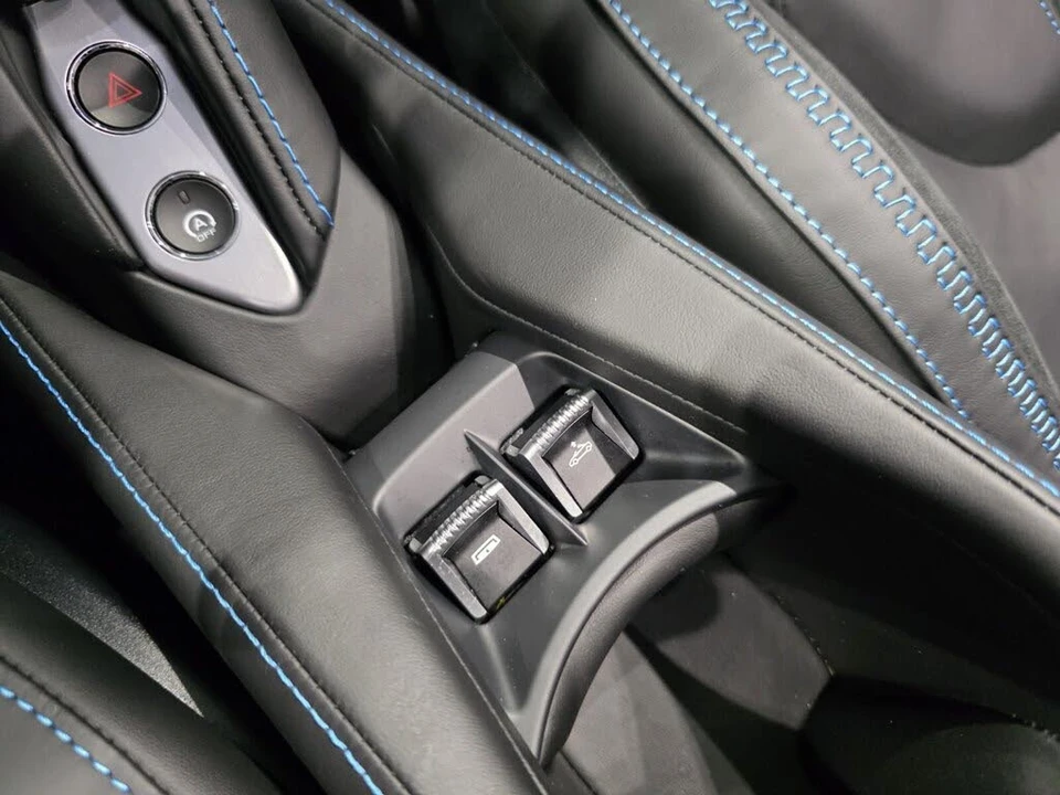 2024 McLaren 750S Spider - Image 13 of 29
