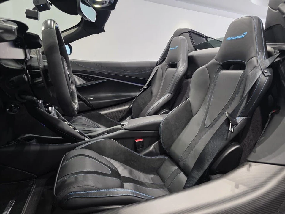 2024 McLaren 750S Spider - Image 8 of 29
