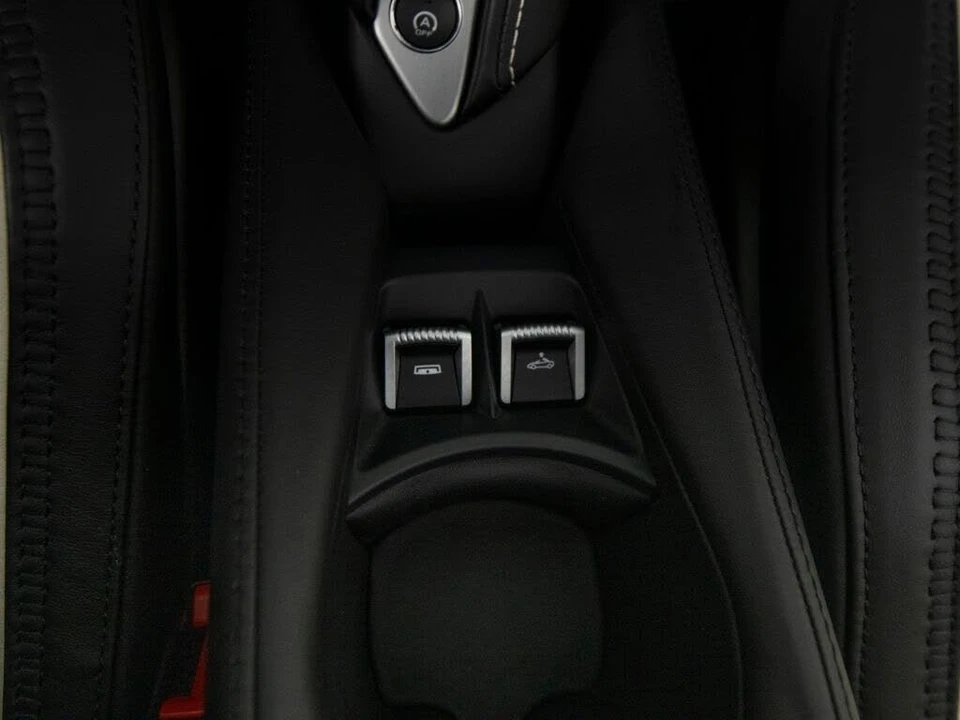 2024 McLaren 750S Spider - Image 24 of 31
