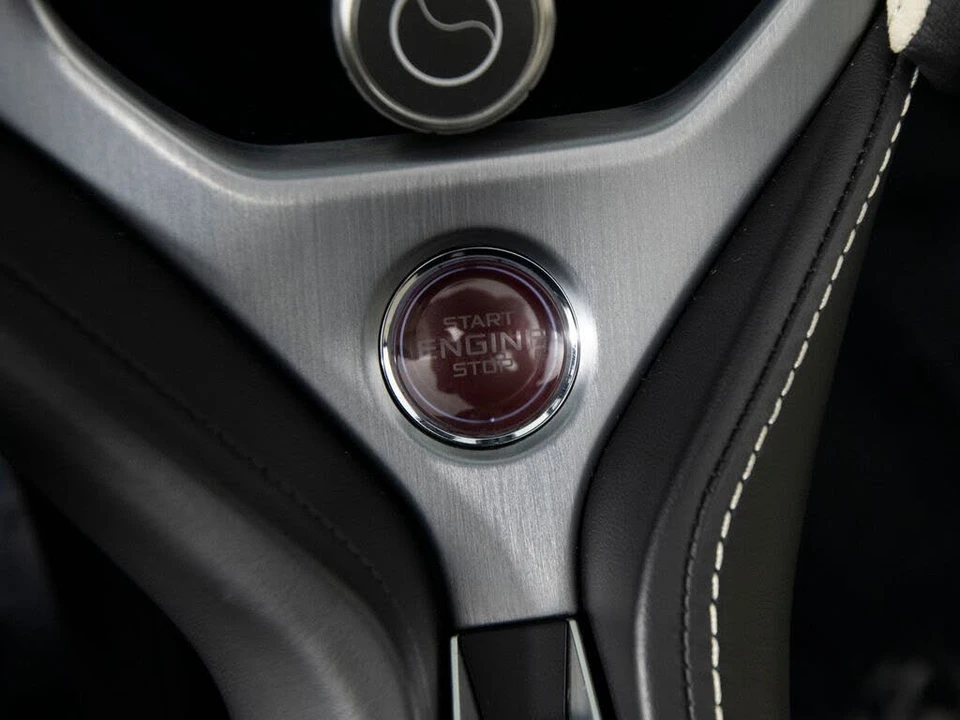 2024 McLaren 750S Spider - Image 26 of 31