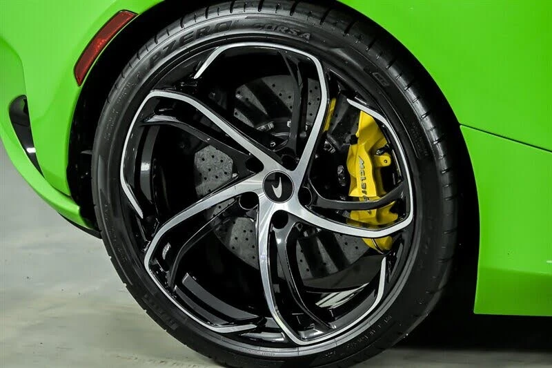 2024 McLaren 750S Spider - Image 15 of 31
