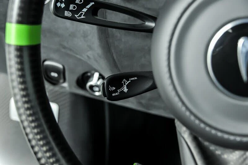 2024 McLaren 750S Spider - Image 29 of 31