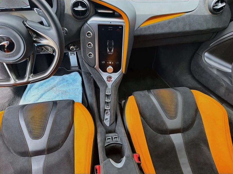 2024 McLaren 750S Spider - Image 16 of 31