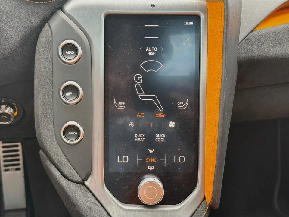 2024 McLaren 750S Spider - Image 27 of 31
