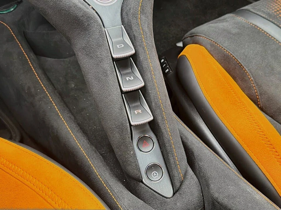 2024 McLaren 750S Spider - Image 22 of 31