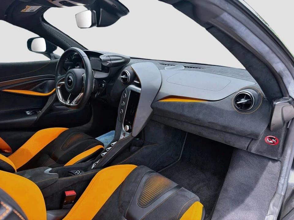 2024 McLaren 750S Spider - Image 12 of 31