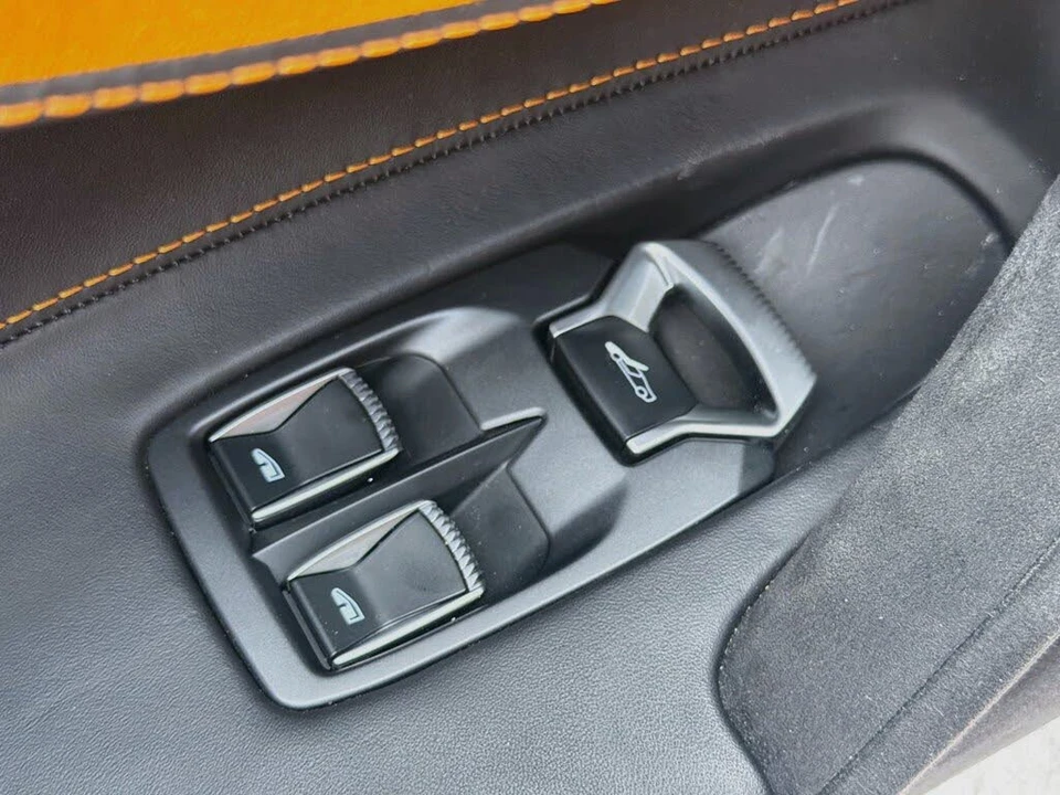 2024 McLaren 750S Spider - Image 17 of 31