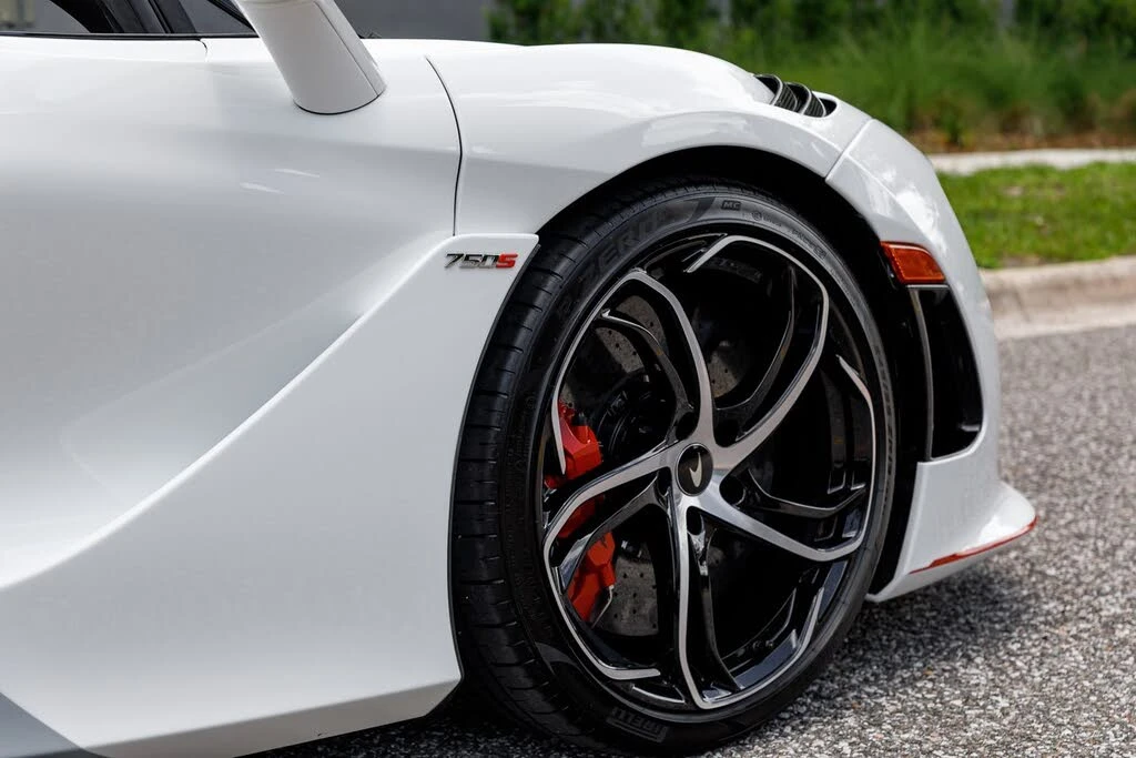 2024 McLaren 750S Spider - Image 19 of 31