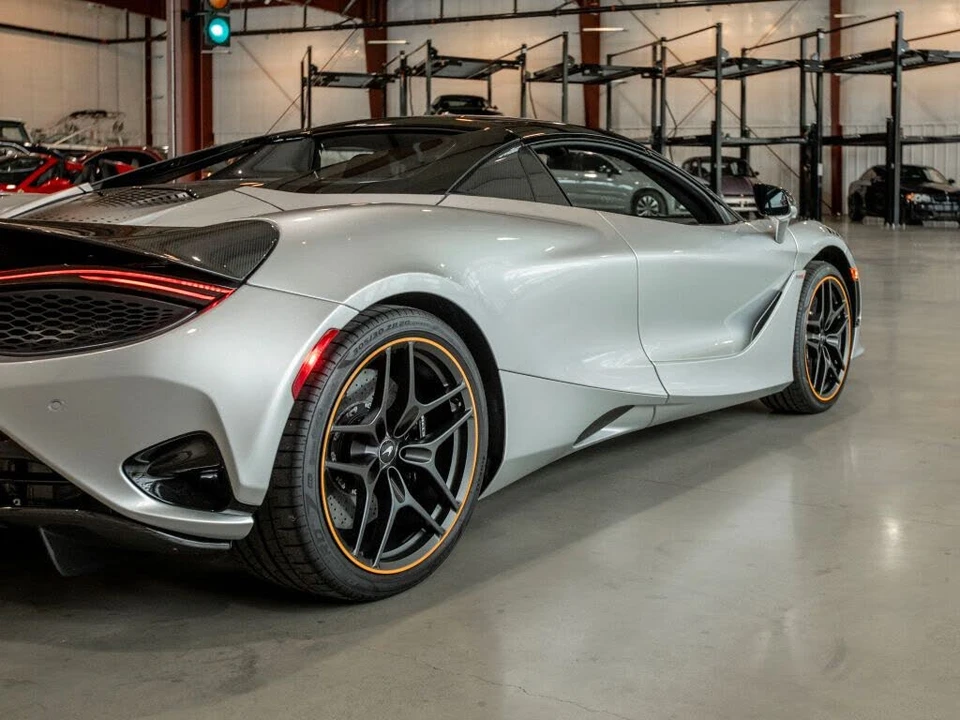 2024 McLaren 750S Spider - Image 9 of 31