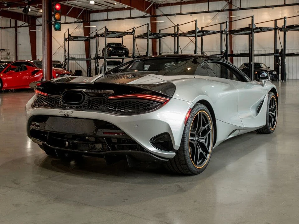 2024 McLaren 750S Spider - Image 7 of 31