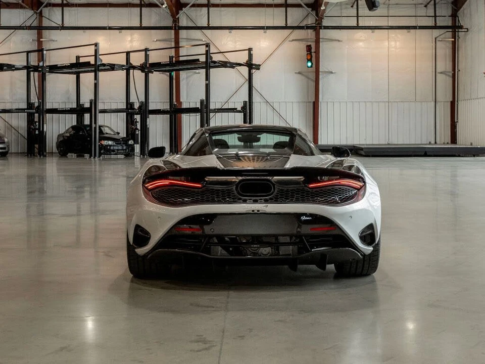 2024 McLaren 750S Spider - Image 6 of 31