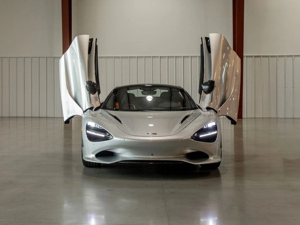 2024 McLaren 750S Spider - Image 18 of 31