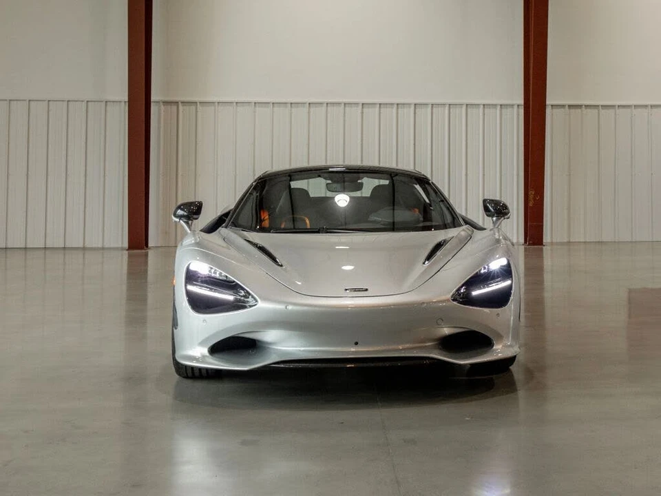 2024 McLaren 750S Spider - Image 2 of 31