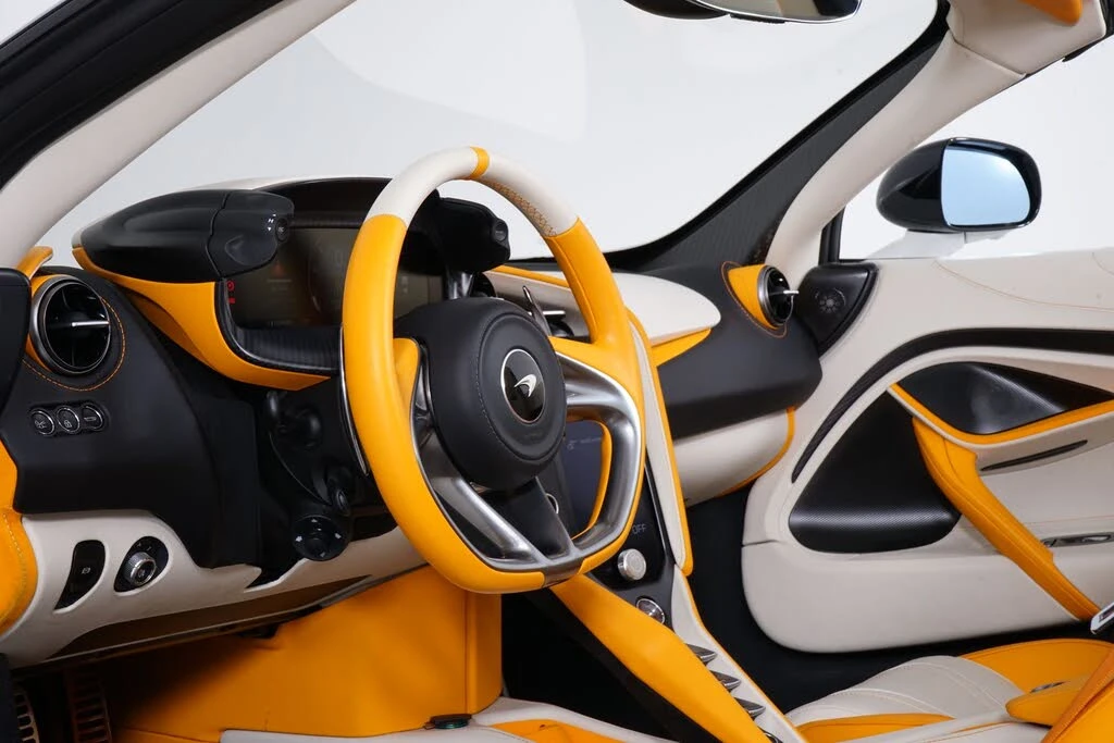 2024 McLaren 750S Spider - Image 4 of 27