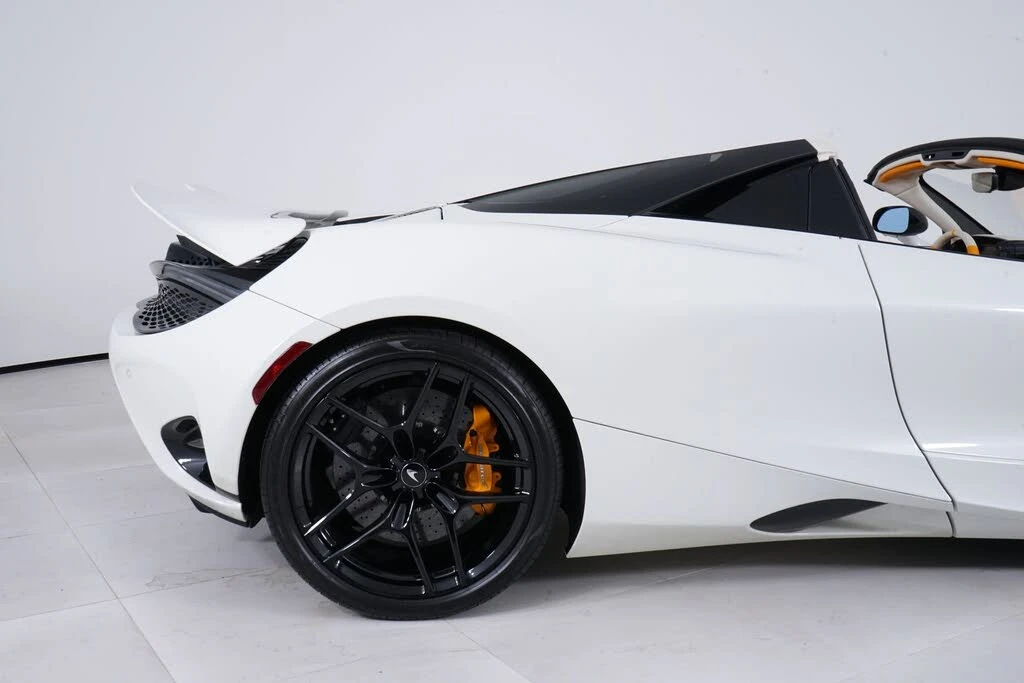 2024 McLaren 750S Spider - Image 13 of 27