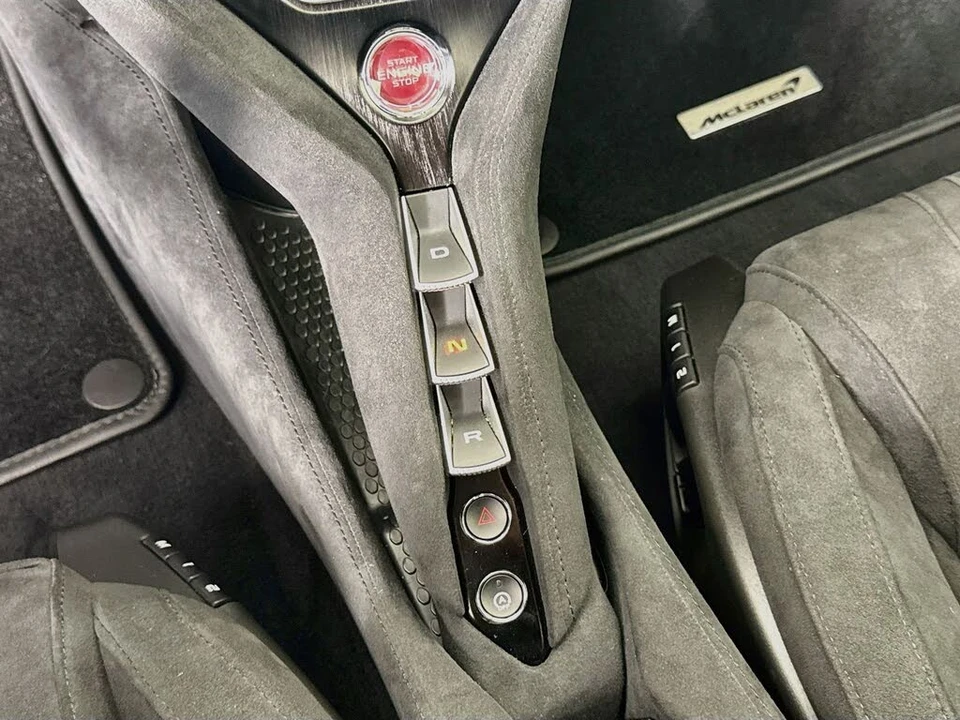 2024 McLaren 750S Spider - Image 14 of 25