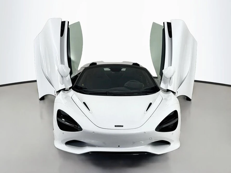 2024 McLaren 750S Spider - Image 2 of 25