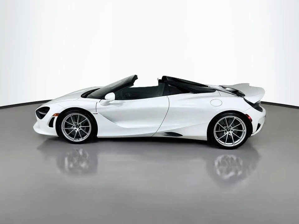 2024 McLaren 750S Spider - Image 4 of 25