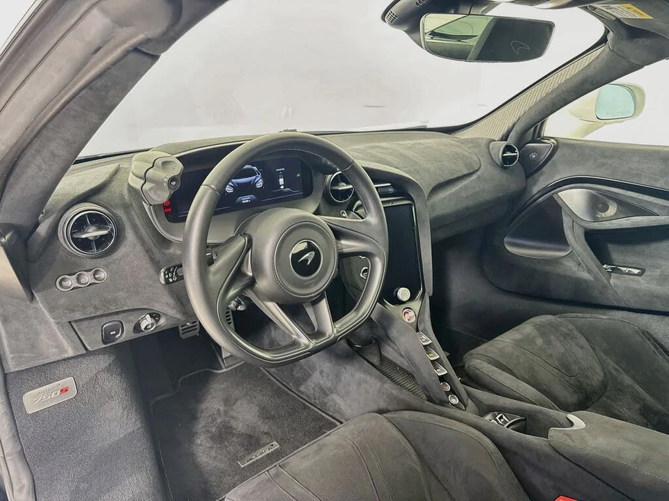 2024 McLaren 750S Spider - Image 10 of 25
