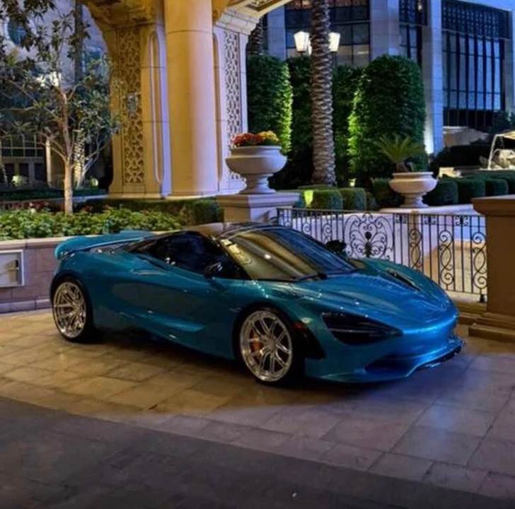 2024 McLaren 750S Spider - Image 2 of 31