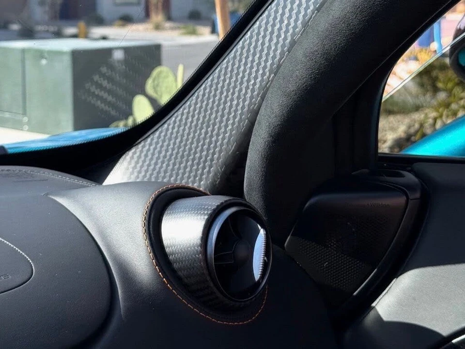 2024 McLaren 750S Spider - Image 29 of 31